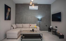 Makel Apartment